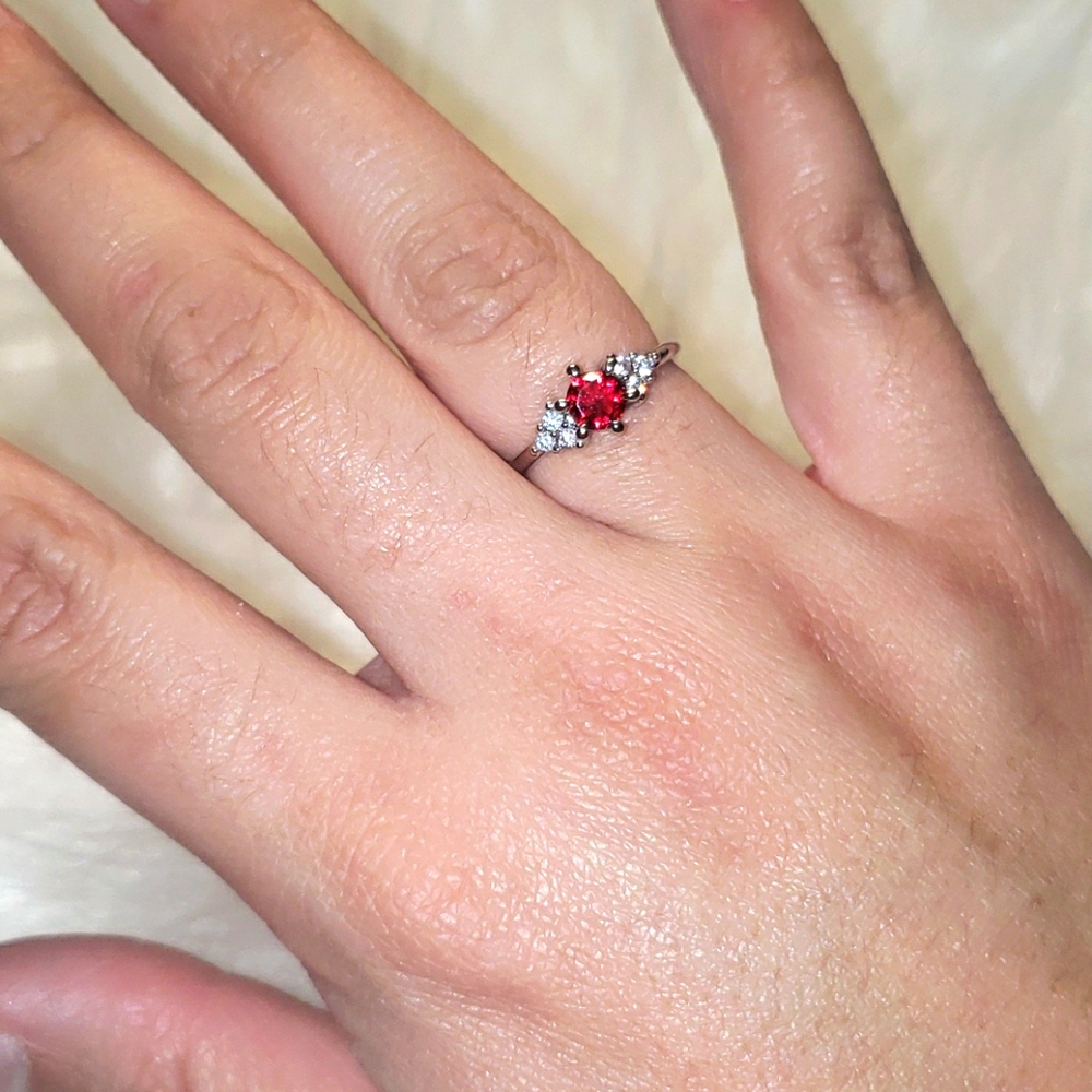 Red Ruby Diamond Ring - Picture 4 of 9